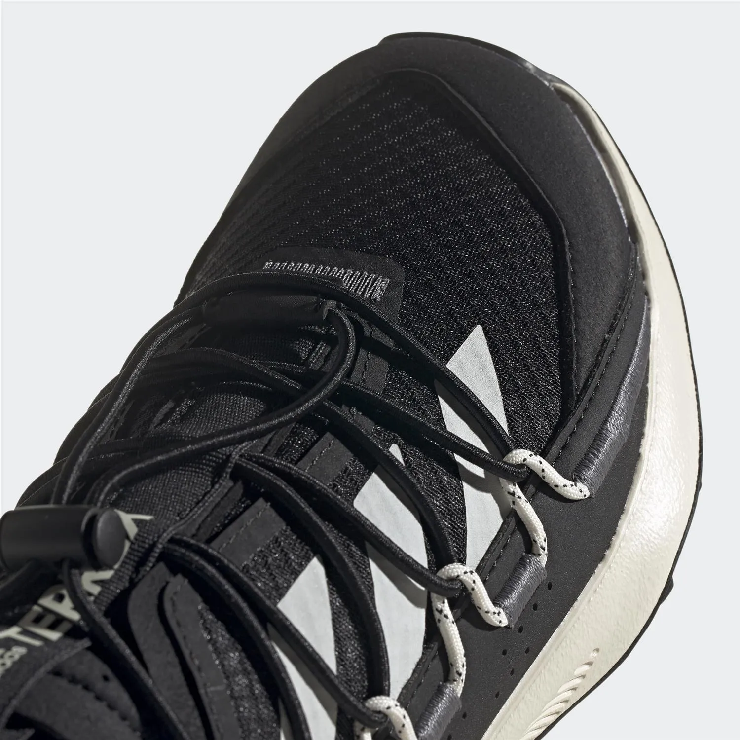 02426 Adidas Terrex Voyager 21 W