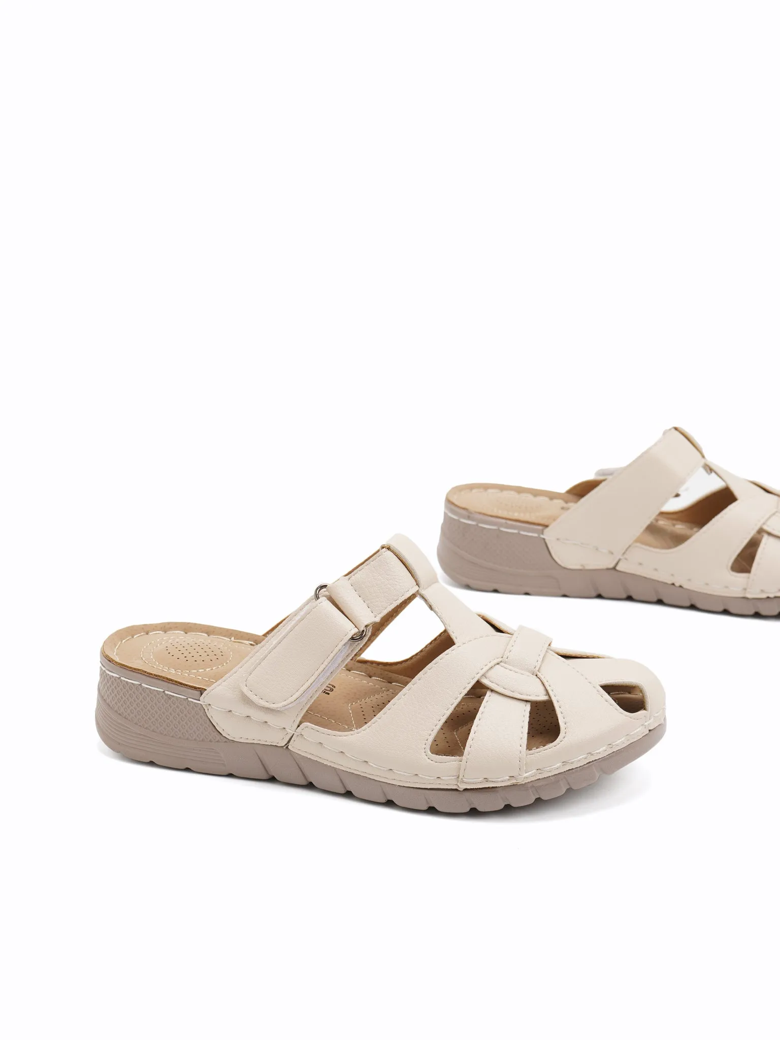 Sure, here is an optimized version of the product title with modifiers:

Stylish Barney Flat Slides for Everyday Comfort