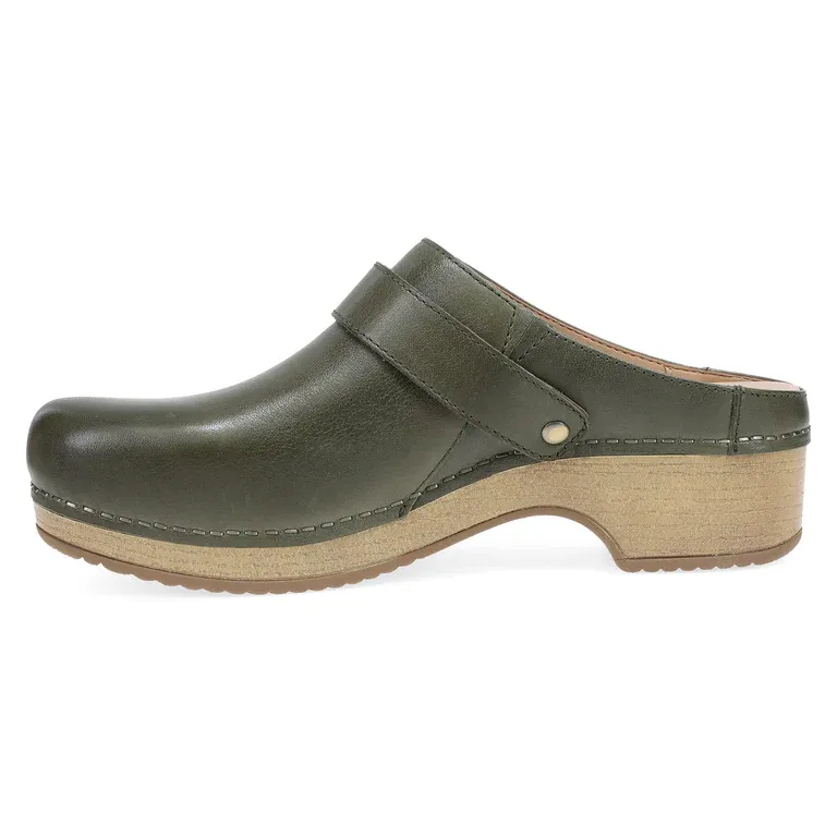 Baylor Belted Clog in Ivy