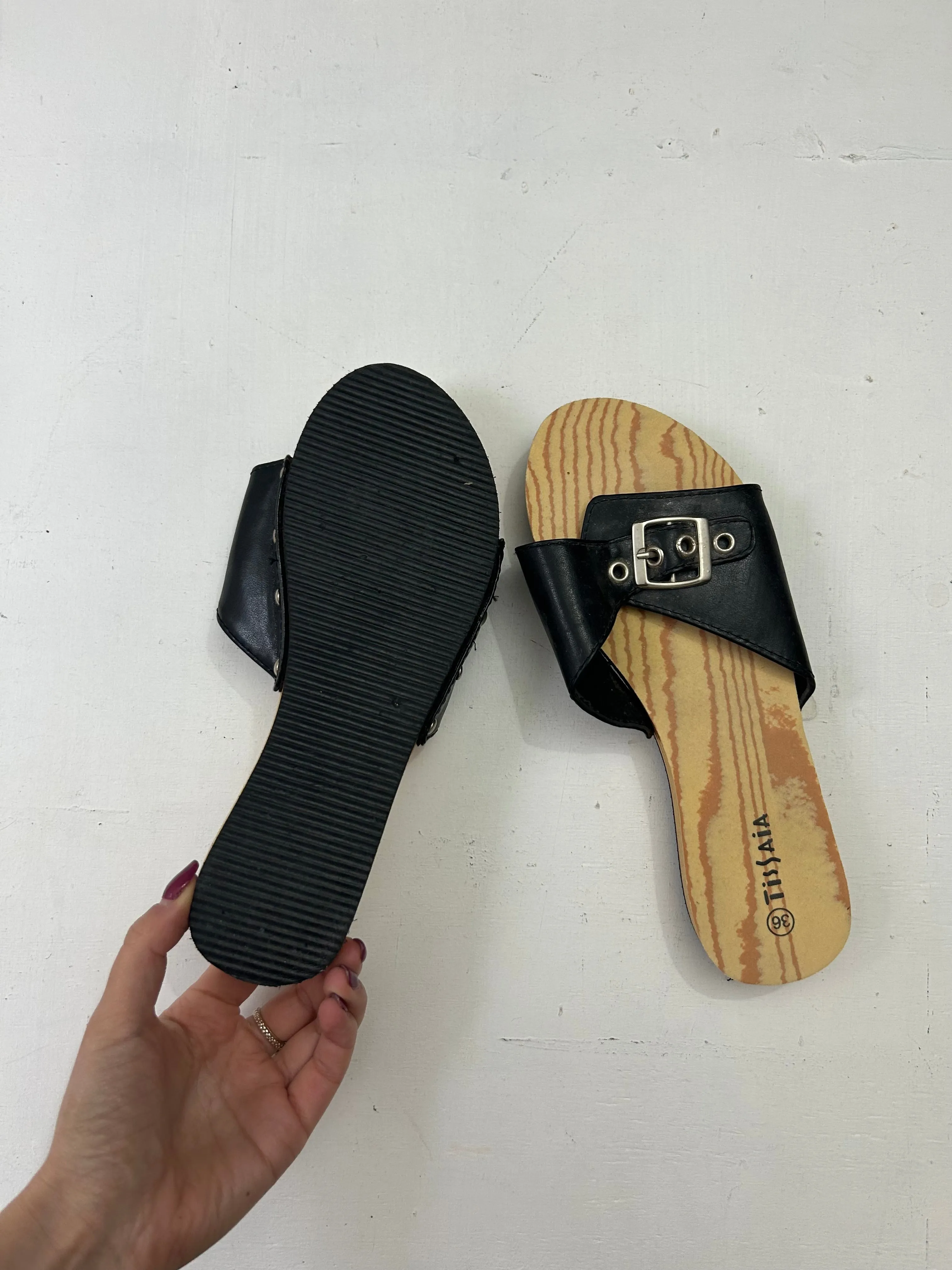 Wood buckle summer mules (36)